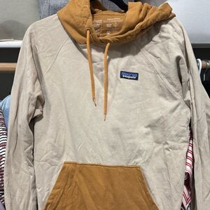 Patagonia W’s P-6 Label Organic Hoody Medium Oar Tan EUC